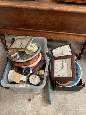 Lot de pendules d'applique et réveils