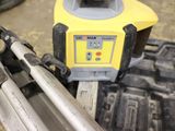 a picture of a machine that is sitting on the ground