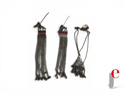 LOT DE BIJOUX YÉMÉNITES (ÉTHNIQUES) en métal et verroterie c…