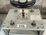 une machine sur laquelle est monté un volant