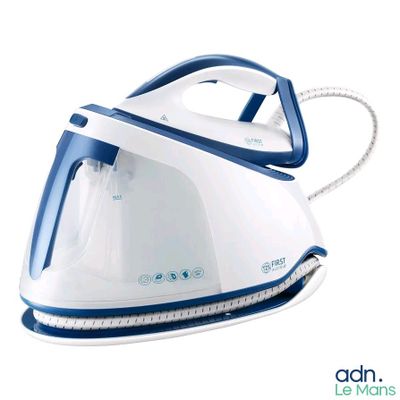 une image représentant un fer à repasser à vapeur blanc et bleu sur fond blanc