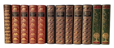 une rangée de livres alignés sur une étagère