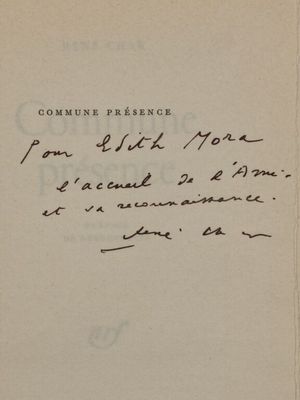 gros plan d'une feuille de papier sur laquelle on peut lire une écriture manuscrite