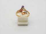 une bague en or jaune sertie d'un amethorate et d'un amethorate