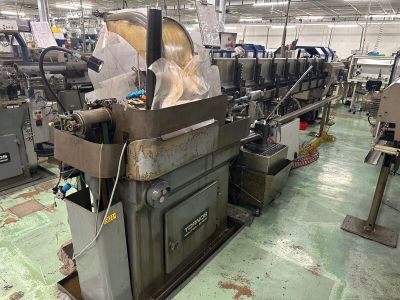 une image d'une machine dans une usine
