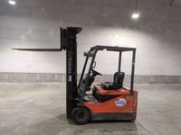 LIEU DE STOCKAGE : Châtellerault - TOYOTA - CHARIOT ELEVATEU… (photo 6)
