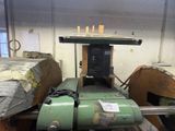 a machine that is sitting in the middle of a room
