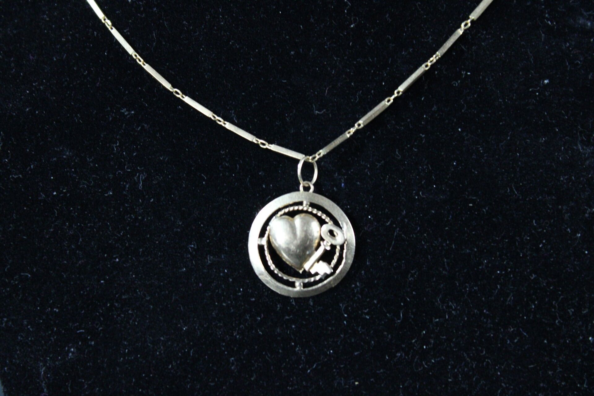 Bijoux & Pierres Précieuses