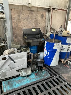 a lot of trash that is sitting on the floor