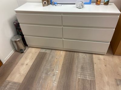 Commode blanche six tiroirs Lot vendu en l'état sans aucune … - Photo 1