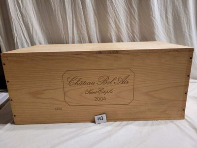 24 1/2 bouteilles CHÂTEAU BELAIR 2004 SAINT ESTEPHE dans sa …