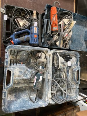 Une ponceuse BOSCH - Une meuleuse BOSCH sans disque - Un décapeur DEXT - Photo 1