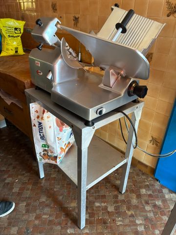 Trancheuse à jambon, Equipro MAX 350 