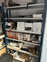 deux éléments métalliques de racks moyen porteur 120x30 à 4 …