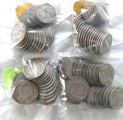tout un tas de pièces qui traînent dans un sac