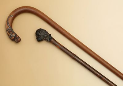 2 CANNES - L'une en bambou avec pommeau en celluloïd à tête …