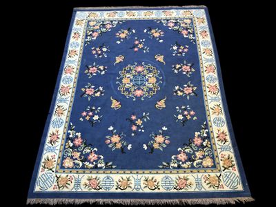 Tapis chinois (chaîne et trame en coton, velours en laine), …