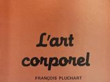la couverture d'un livre sur laquelle figure l'image d'un chat