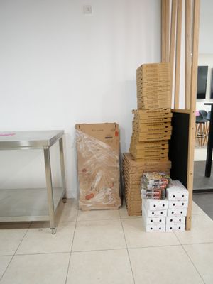 reste de carton d'emballage pour pizza , en l'état