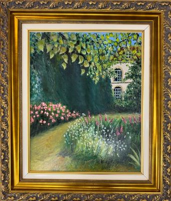un tableau représentant un jardin avec des fleurs et des arbres, dans un cadre doré