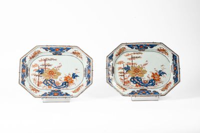 paire d'assiettes chinoises décorées de fleurs et d'oiseaux