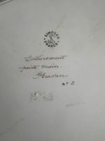 Guéridon tripode en laiton doré à deux plateaux de porcelain… (photo 4)