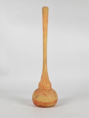 LORRAIN. Grand vase berluze en verre marmoréen orange et jau…