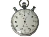 un gros plan d'un chronomètre sur fond blanc