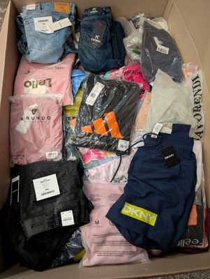 Box de 150 vêtements neufs divers marques - Expédition possible sur pa - Photo 1