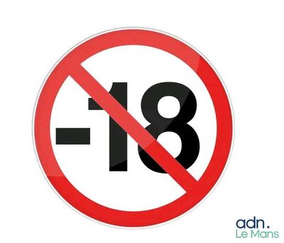 un panneau rouge et blanc portant le chiffre 18