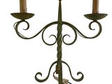 paire de chandeliers en fer forgé vert avec bougeoirs
