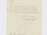 gros plan d'une feuille de papier sur laquelle on peut lire une écriture manuscrite