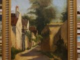 une image représentant un tableau représentant une rue d'un village près d'une clôture