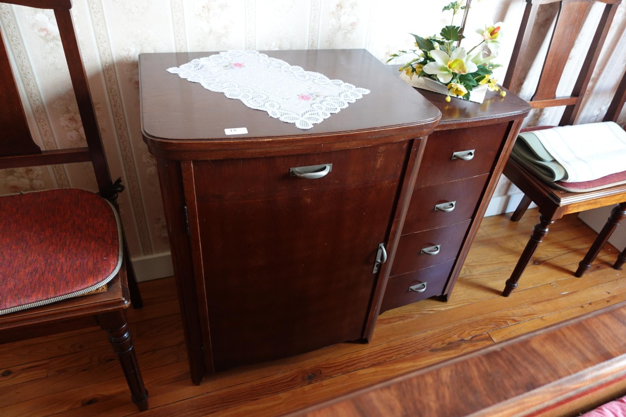 Objets d'art & Curiosités