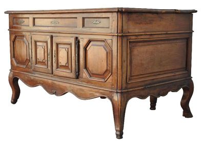 Bureau Louis XV en noyer mouluré, XVIIIe s.