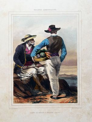 deux hommes, coiffés de chapeaux et vêtus de gilets, assis sur un rocher près de l'océan
