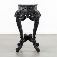 Grande table d'appoint ou socle oriental, orné de motifs de … (photo 5)