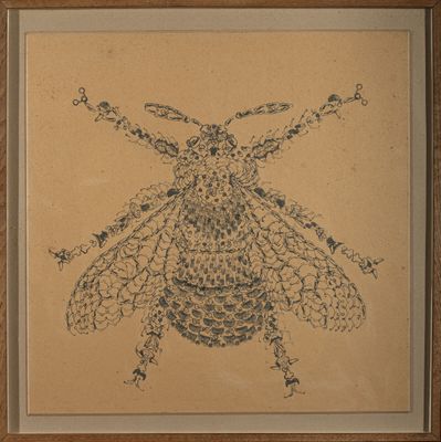 dessin d'une abeille sur une feuille de papier dans un cadre en bois