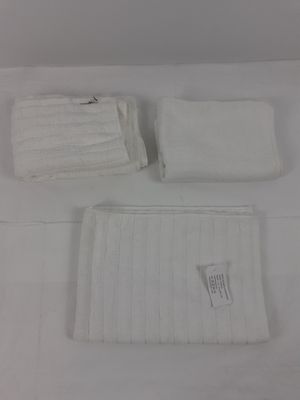 Lot de 3 - Ces trois tapis de bain réversibles en pur coton …
