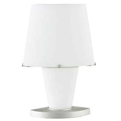 une photo d'une lampe de table blanche surmontée d'un abat-jour blanc