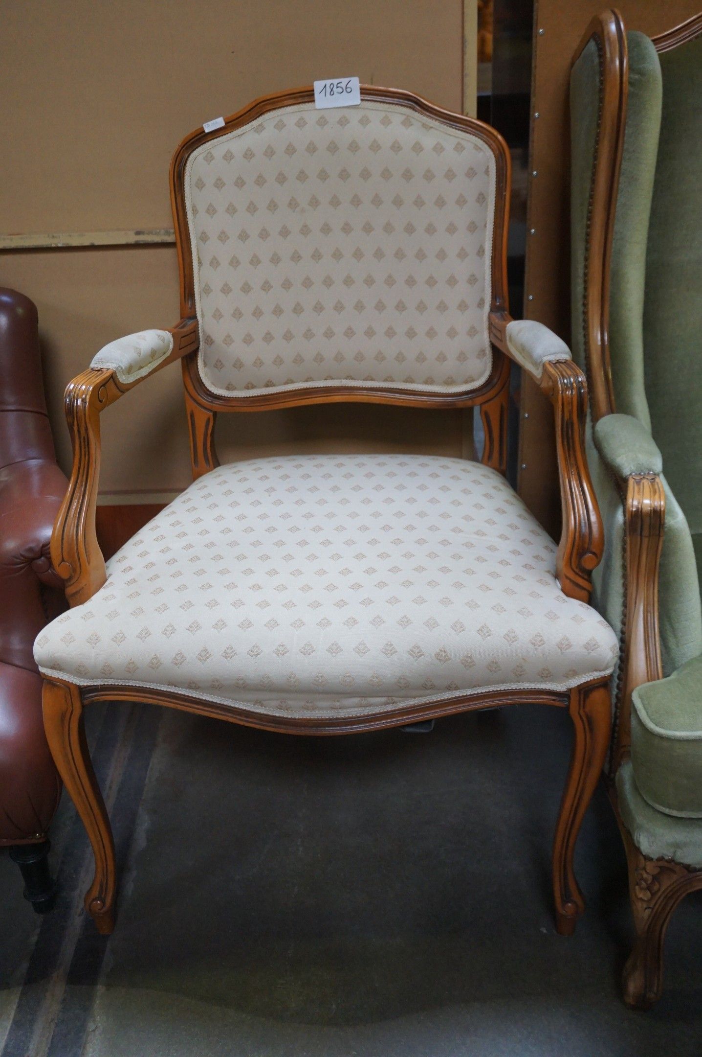 fauteuil de style Louis XV