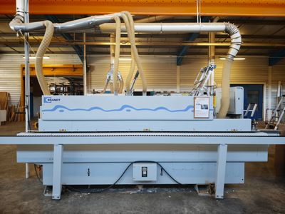 an image of a machine that is sitting in a warehouse