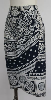 a black and white skirt on a mannequin mannequin mannequin mannequin mannequin mannequin mannequin mannequin mann