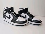 nike air jordan 1 mid black white