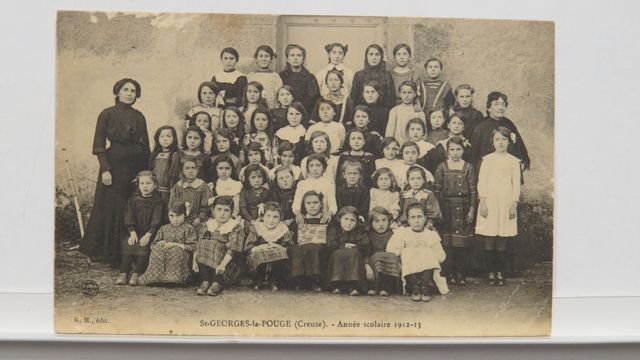 St-Georges-la-Pouge Année scolaire 1912-1913. Petit grignotage en...