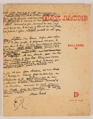 un gros plan d'un morceau de papier sur lequel on a écrit