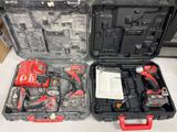 deux outils dans une mallette posée par terre