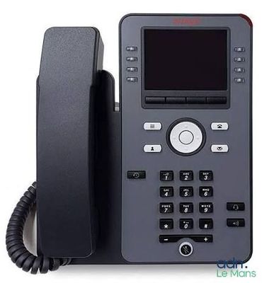 une image représentant un téléphone noir doté d'un écran