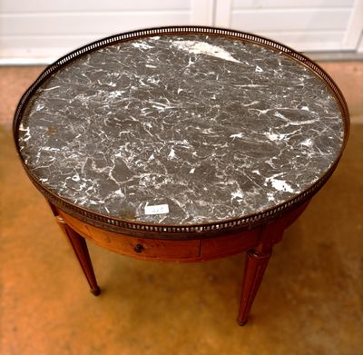Table Bouillotte basse dessus de marbre gris Sainte Anne H 5…