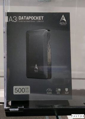une boîte noire sur laquelle figure l'image d'un ordinateur portable